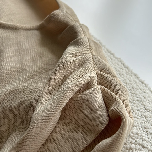 Sleeveless body suit - Picture 3 of 5